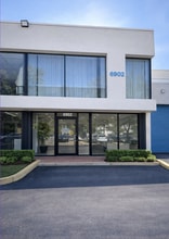 6900-6914 NW 50th St, Miami, FL à louer Photo de la construction– Image 2 sur 8