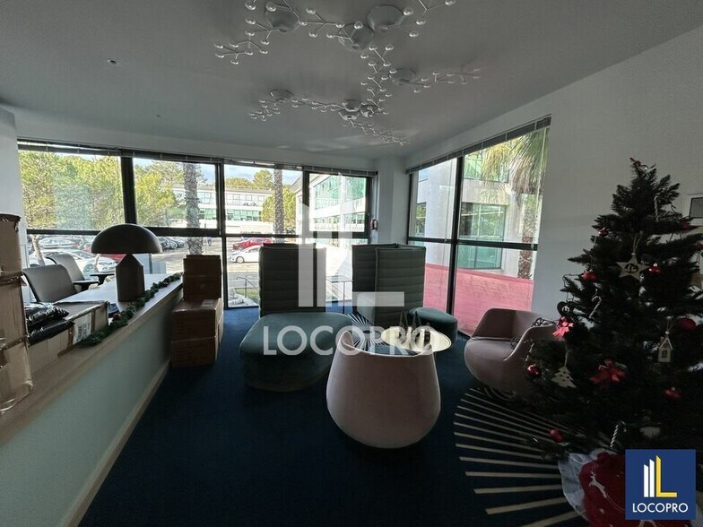 Bureau dans Mougins à louer - Hall d’entrée – Image 2 sur 8