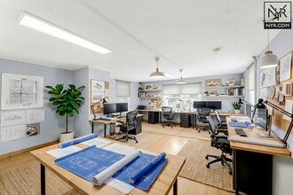 2559 31st St, Astoria, NY à louer Photo intérieure– Image 2 sur 20