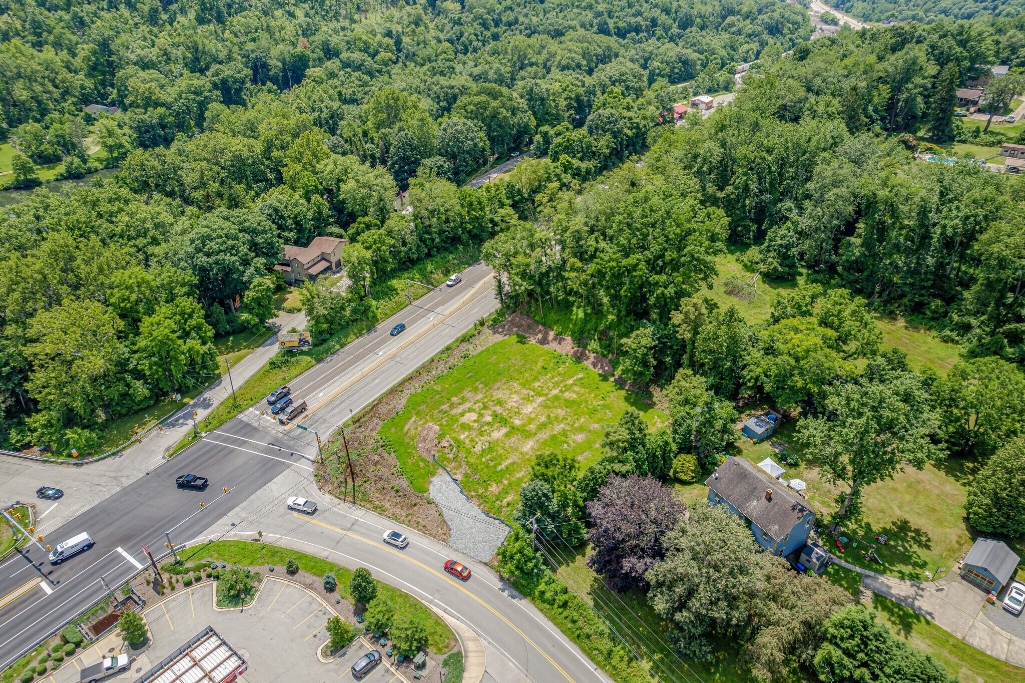 119 Willow Crossing Rd, Greensburg, PA à vendre Aérien– Image 1 sur 11