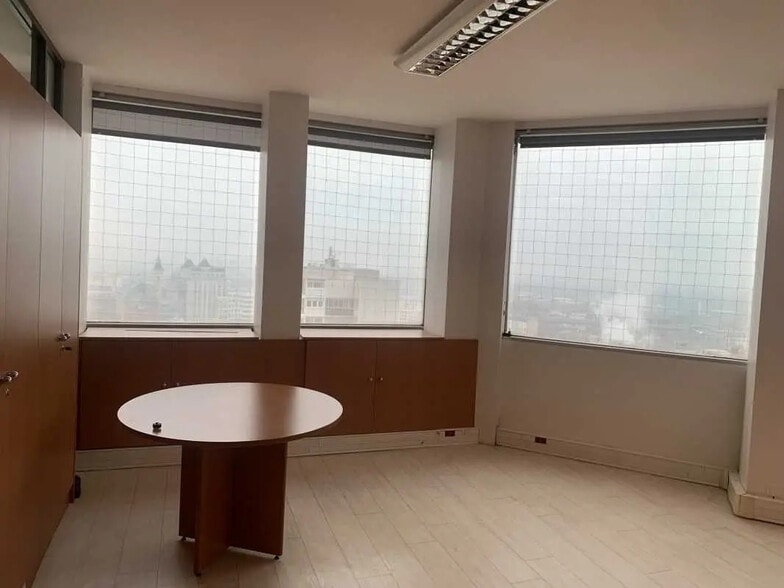 Bureau dans Pantin à louer - Photo de l’immeuble – Image 2 sur 7