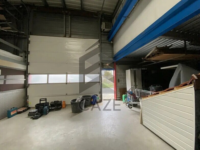 Local d’activités dans Artigues-près-Bordeaux à louer - Photo de l’immeuble – Image 3 sur 6