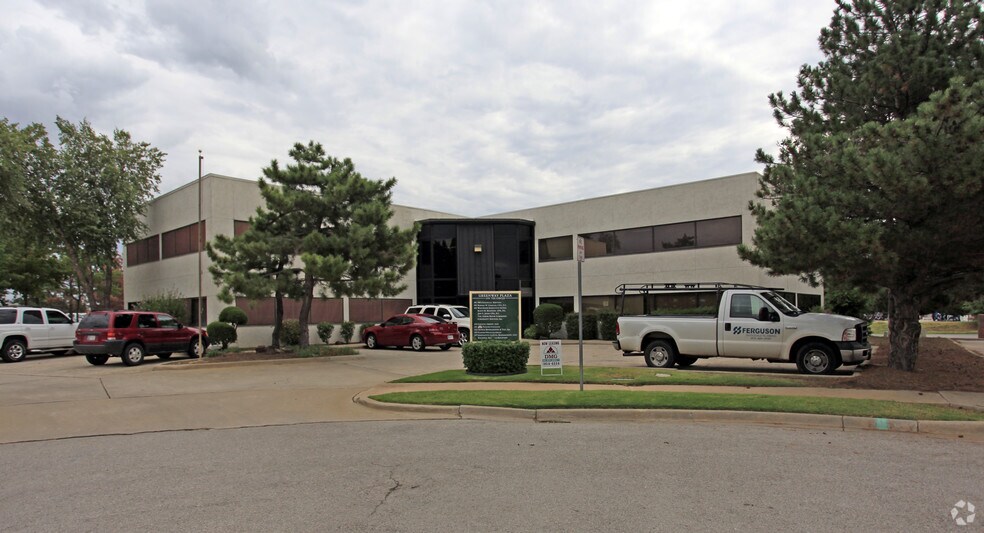 2401 Tee Cir, Norman, OK à vendre - Photo de l’immeuble – Image 2 sur 44