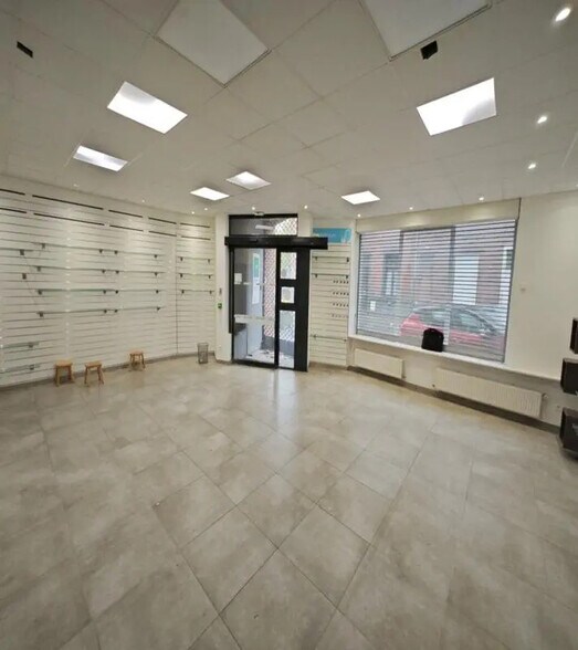 Local commercial dans Roubaix à louer - Photo de l’immeuble – Image 3 sur 6