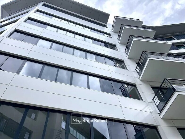 Bureau dans Tassin-la-Demi-Lune à vendre - Photo de l’immeuble – Image 1 sur 18