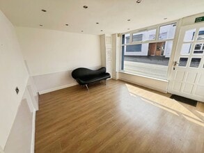2 Dumbell St, Manchester à louer Photo intérieure– Image 2 sur 4