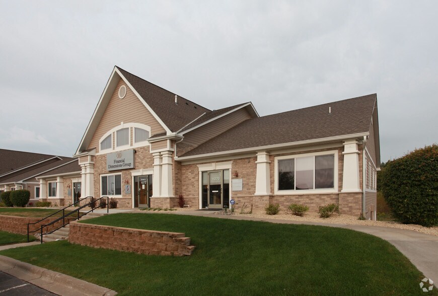11270-11274 86th Ave N, Maple Grove, MN à louer - Photo de l’immeuble – Image 2 sur 10