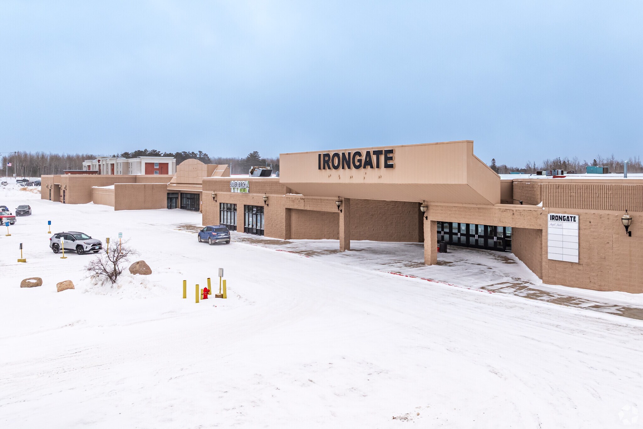 990 W 41st St, Hibbing, MN à vendre Photo principale– Image 1 sur 13