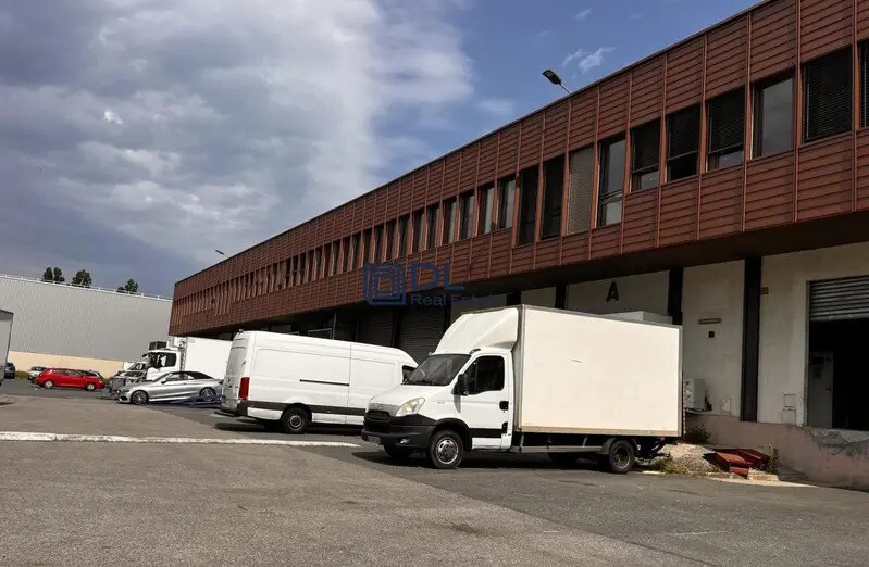 Industriel/Logistique dans Wissous à louer Photo de l’immeuble– Image 1 sur 5