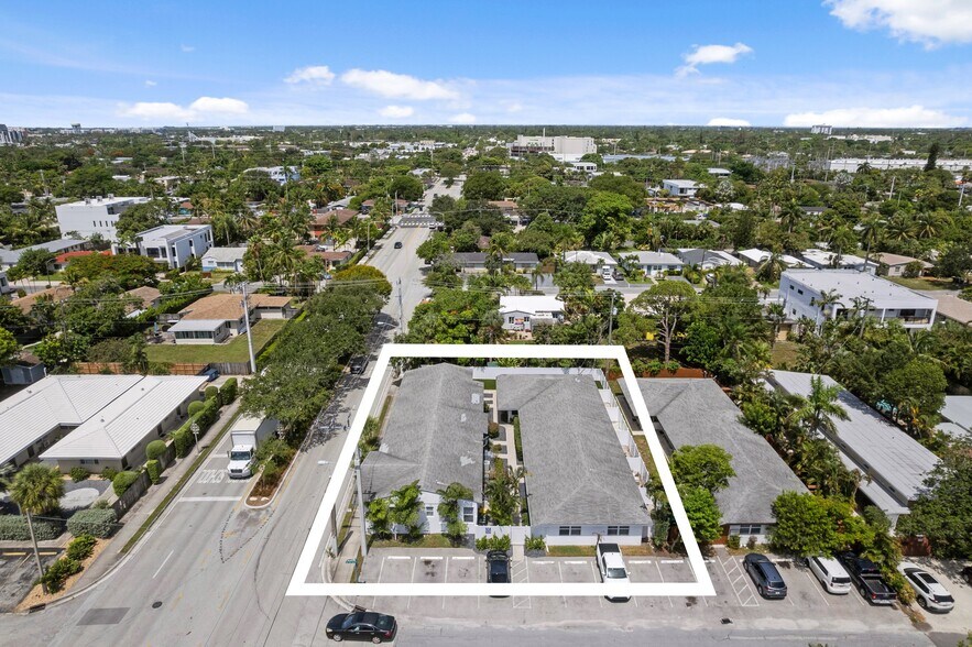1301 NE 16th Ter, Fort Lauderdale, FL à vendre - Photo de l’immeuble – Image 2 sur 25