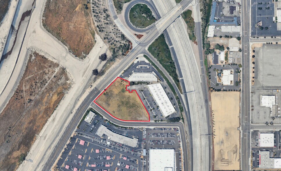Orange Show Rd & 215 Fwy, San Bernardino, CA à vendre - Photo de l’immeuble – Image 2 sur 28