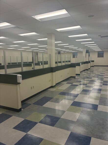 13089 S Ashland Ave, Calumet Park, IL à louer - Photo de l’immeuble – Image 2 sur 5