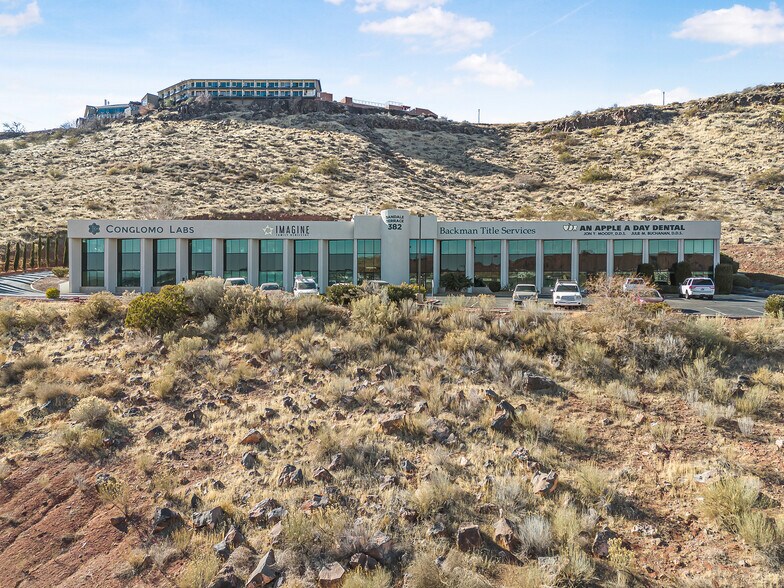 382 S Bluff St, Saint George, UT à louer - Photo de l’immeuble – Image 2 sur 3