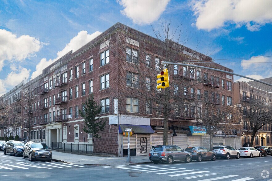 877 Franklin Ave, Brooklyn, NY à louer - Photo de l’immeuble – Image 1 sur 7