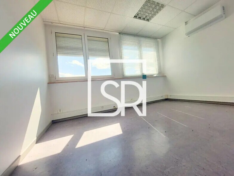 Bureau dans Cournon-d'Auvergne à louer - Photo de l’immeuble – Image 1 sur 11