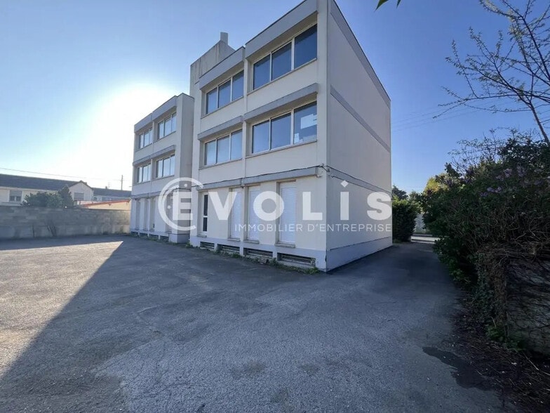 Bureau dans Le Raincy à louer - Photo de l’immeuble – Image 1 sur 11