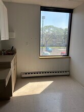 9301 Golf Rd, Des Plaines, IL à louer Photo intérieure– Image 2 sur 4