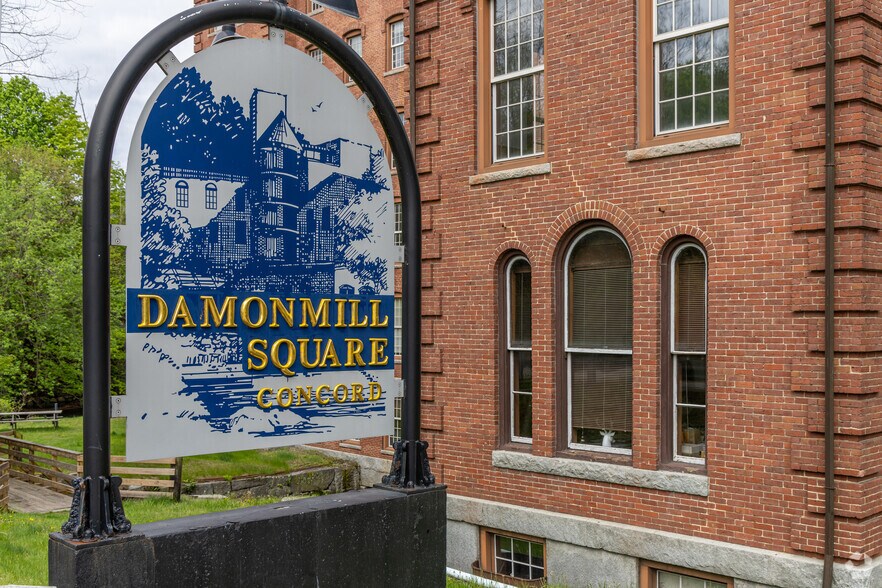 12 Damonmill Sq, Concord, MA à louer - Photo de l’immeuble – Image 3 sur 5