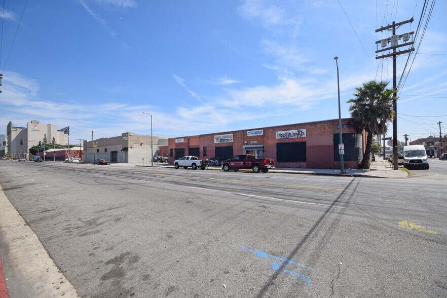 2320 S Hill St, Los Angeles, CA à vendre - Photo de l’immeuble – Image 3 sur 3