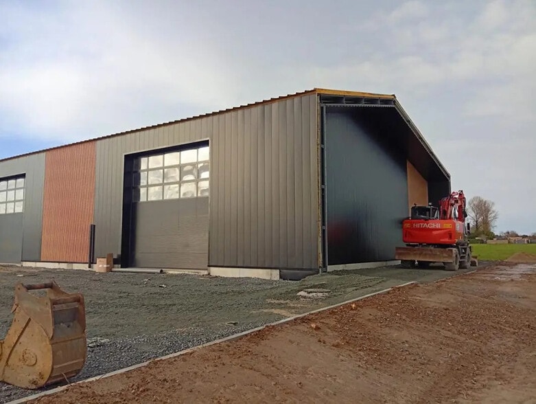 Industriel/Logistique dans Le Havre à louer - Photo de l’immeuble – Image 3 sur 3