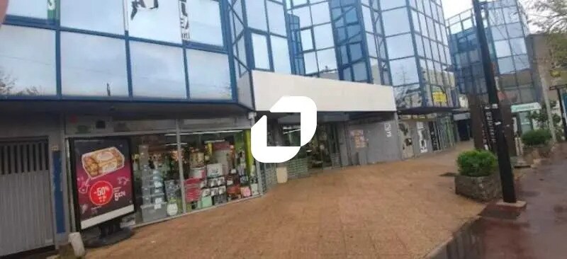 Local commercial dans Saint-Maur-des-Fossés à louer - Photo de l’immeuble – Image 2 sur 5