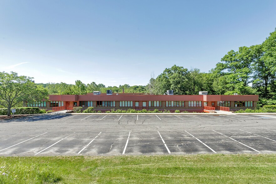 4200 Triangle Ln, Murrysville, PA à louer - Photo de l’immeuble – Image 1 sur 22