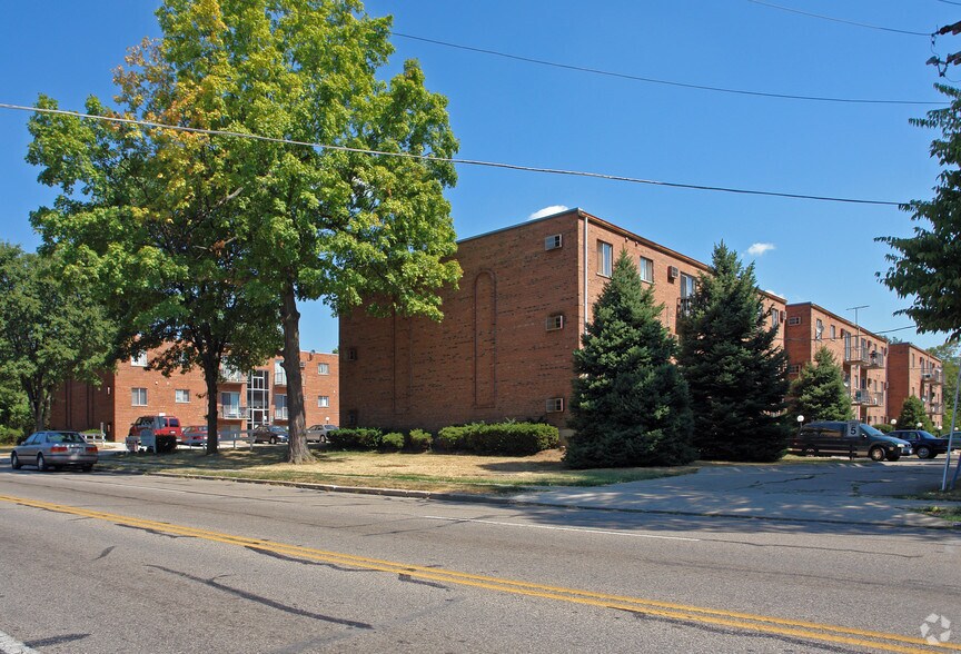 2846 Harrison Ave, Cincinnati, OH à vendre - Photo principale – Image 1 sur 3