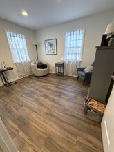 25 Church Hill Rd, Newtown, CT à louer Photo intérieure– Image 2 sur 6