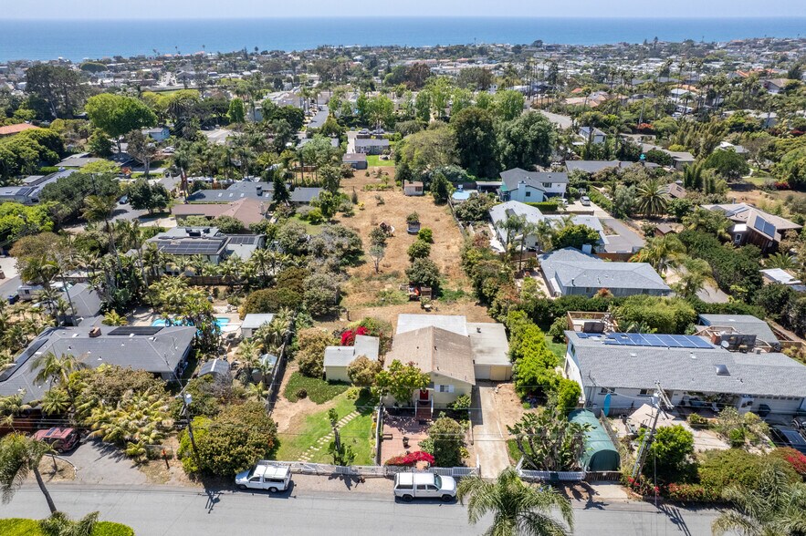 534 Ocean View Ave, Encinitas, CA à vendre - Aérien – Image 3 sur 7