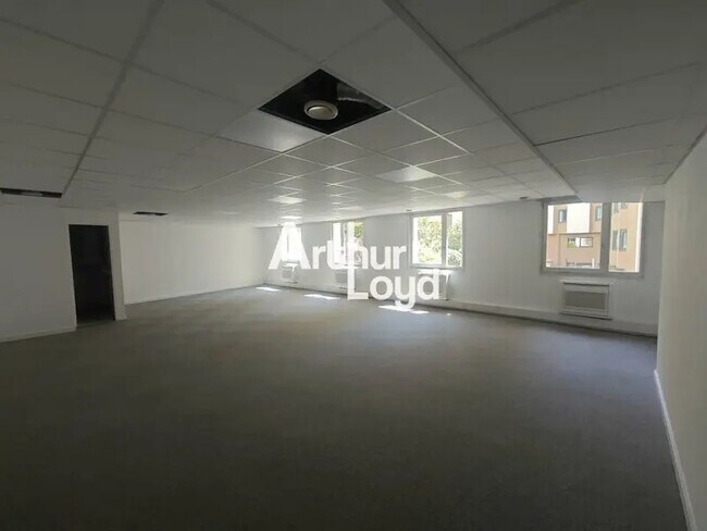 Plus de détails pour Bureau à louer