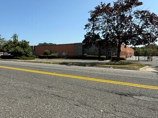 Plus de détails pour 45 Orville Dr, Bohemia, NY - Industriel/Logistique à vendre