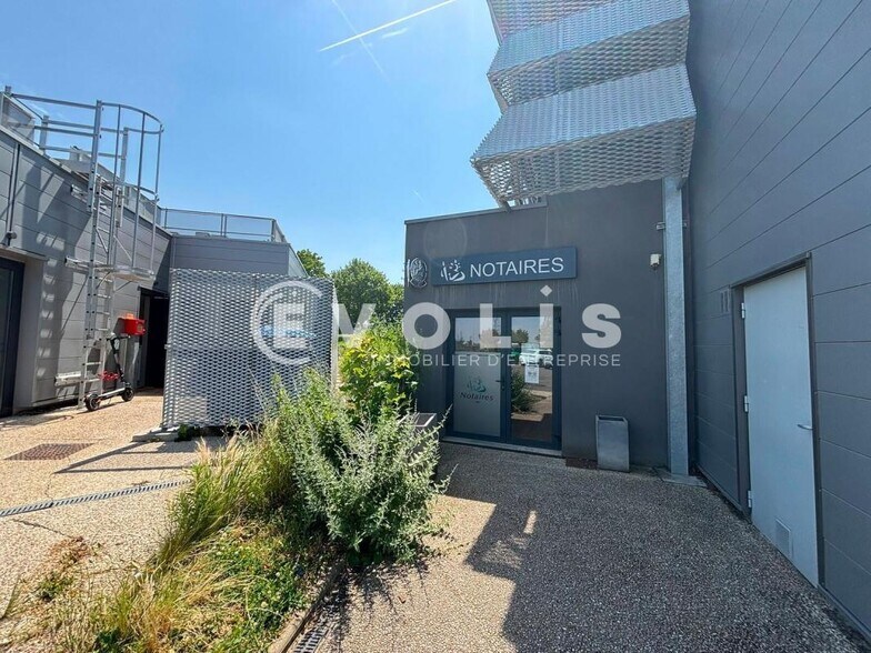 Bureau dans Longueau à louer - Photo de l’immeuble – Image 1 sur 8