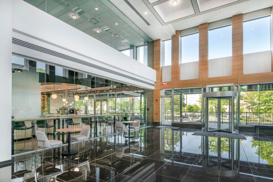 411 W Chapel Hill St, Durham, NC à louer - Hall d’entrée – Image 3 sur 13