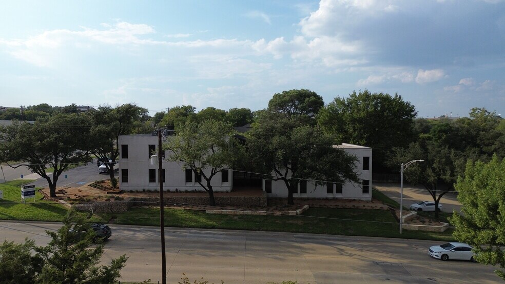 4420 W Vickery Blvd, Fort Worth, TX à louer - Photo de l’immeuble – Image 1 sur 8