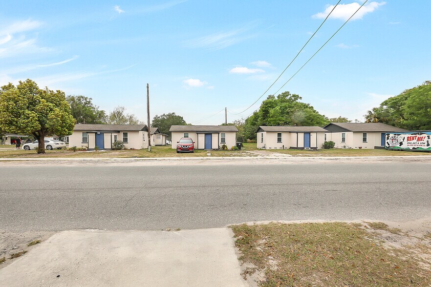 626 Marvin C Zanders Ave, Apopka, FL à vendre - Photo de l’immeuble – Image 2 sur 20