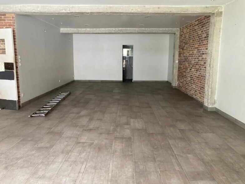 Local commercial dans Mougins à vendre - Photo de l’immeuble – Image 2 sur 7