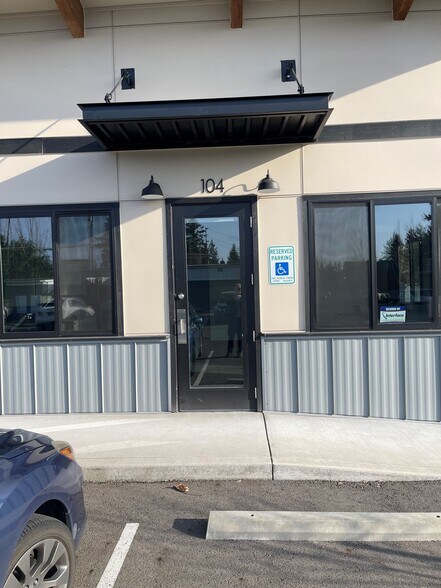 12421 State Ave, Marysville, WA à louer - Photo de l’immeuble – Image 2 sur 16