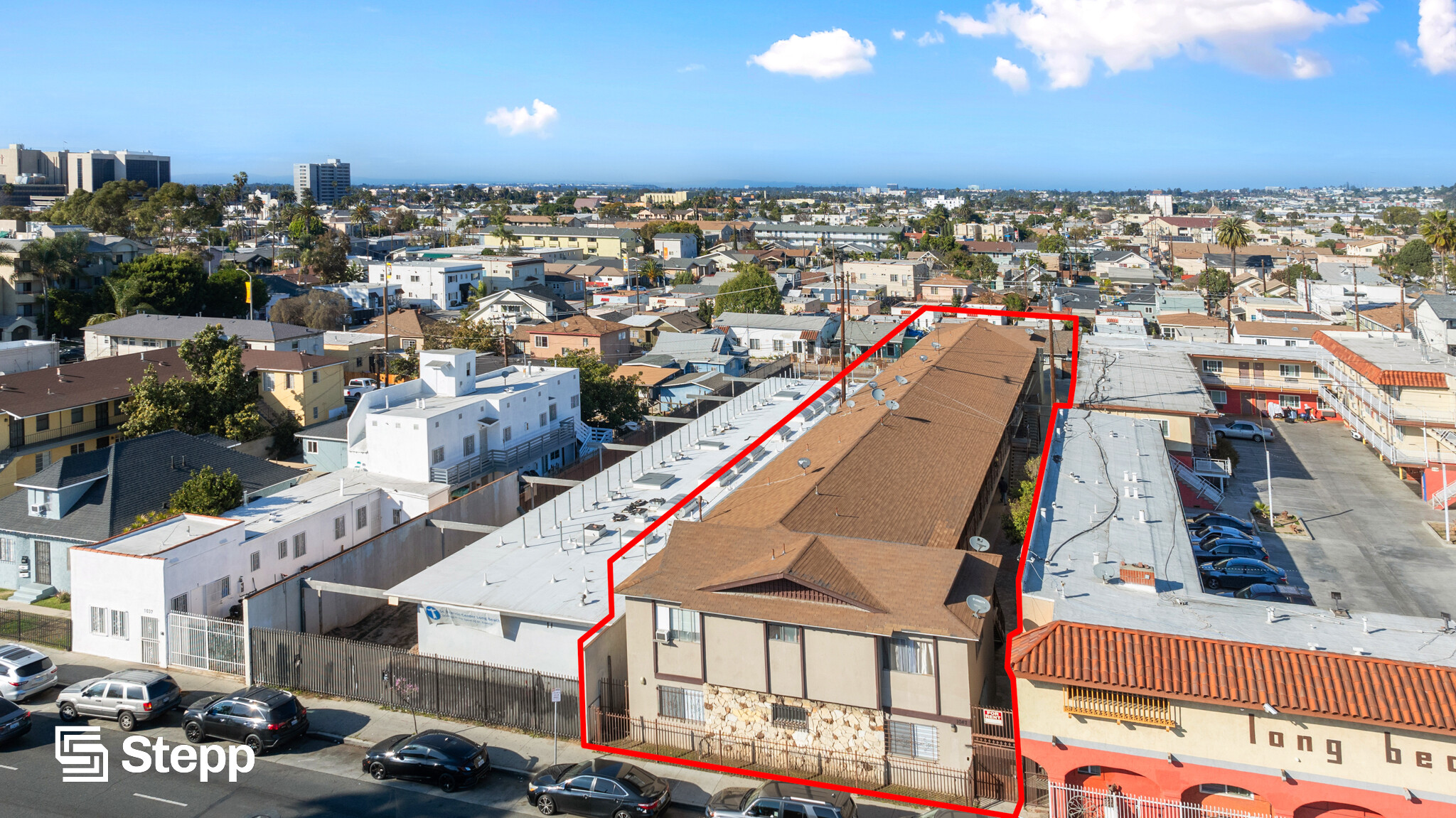 1047 E 7th St, Long Beach, CA à vendre Photo de l’immeuble– Image 1 sur 15