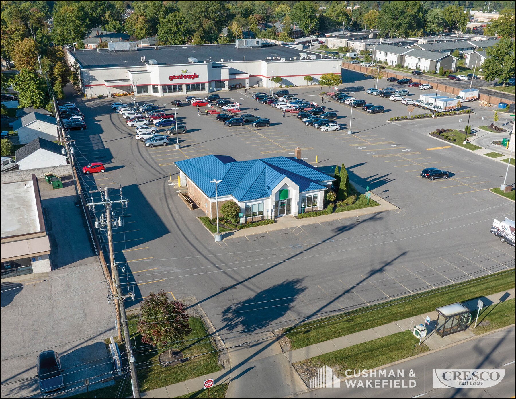 6257 Mayfield Rd, Cleveland, OH à louer Photo de l’immeuble– Image 1 sur 5