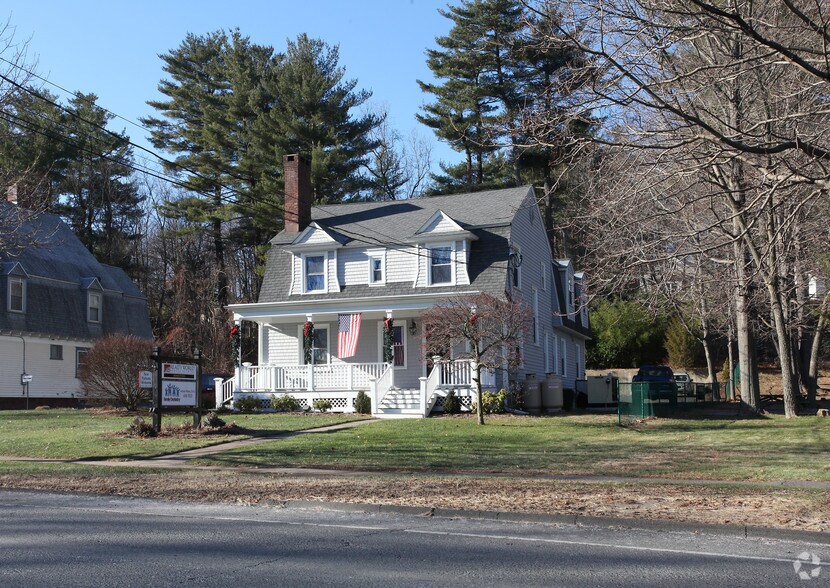 965 Hopmeadow St, Simsbury, CT à louer - Photo de l’immeuble – Image 3 sur 8