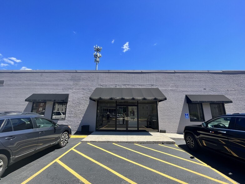 1530 River St, Hyde Park, MA à vendre - Photo de l’immeuble – Image 2 sur 2