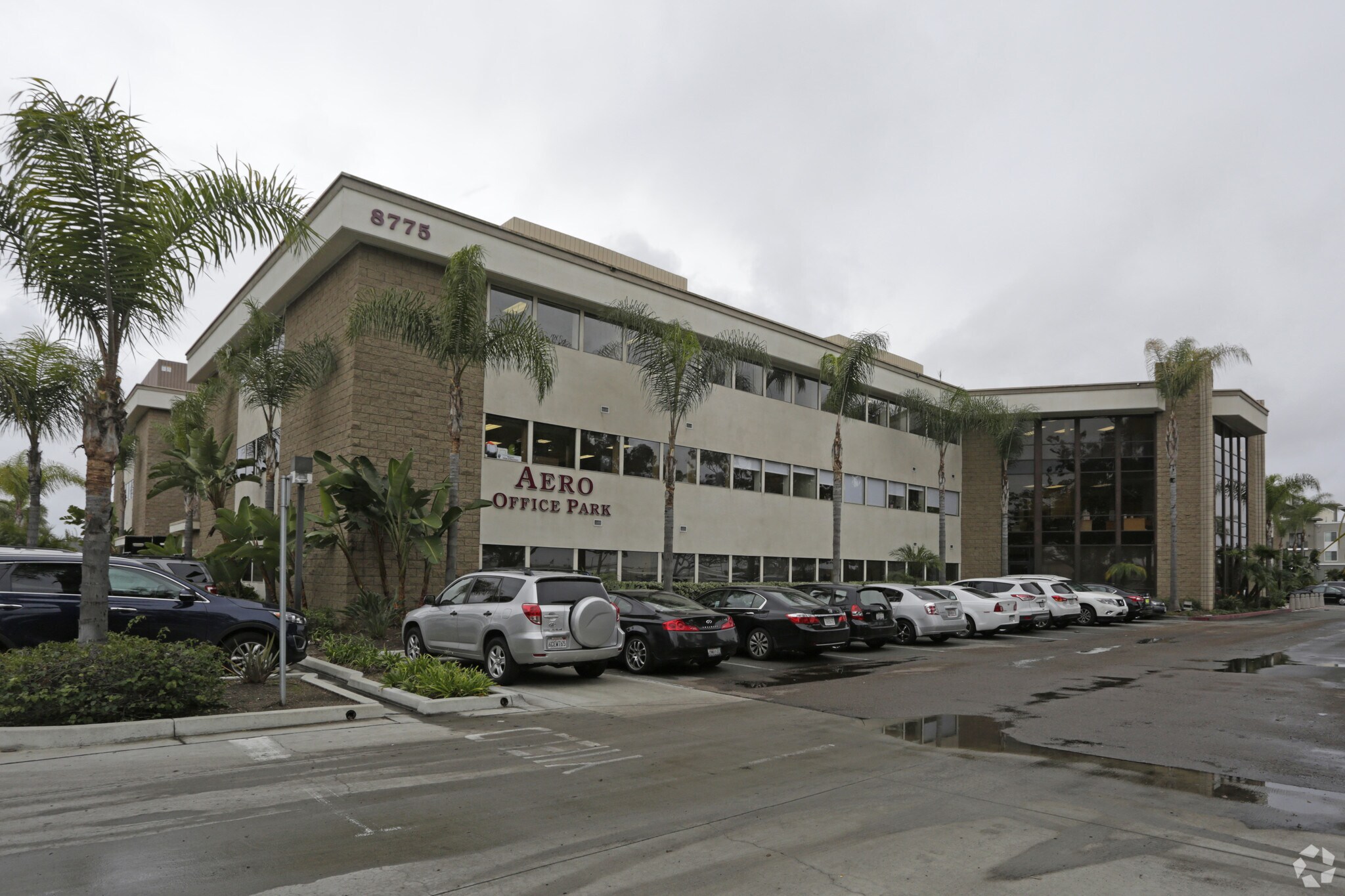 8775 Aero Dr, San Diego, CA à louer Photo principale– Image 1 sur 5