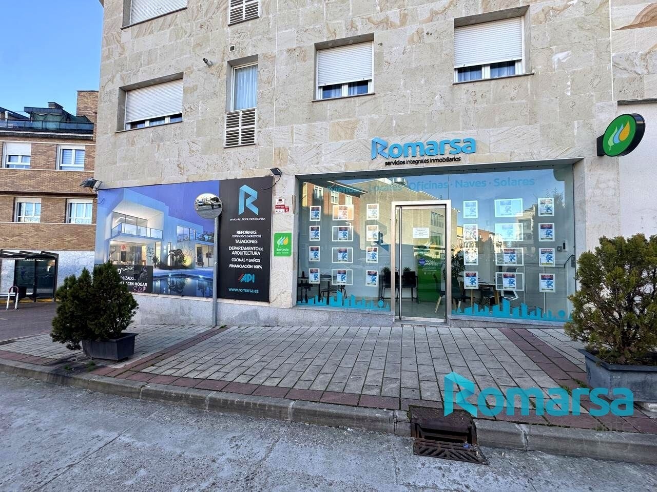 Bureaux/Local commercial dans ZARATÁN, Valladolid à louer Photo de l’immeuble– Image 1 sur 4