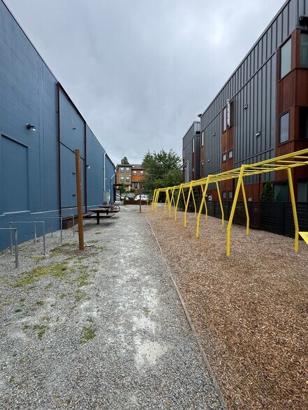 3621-3625 Interlake Ave N, Seattle, WA à vendre - Photo de l’immeuble – Image 2 sur 14