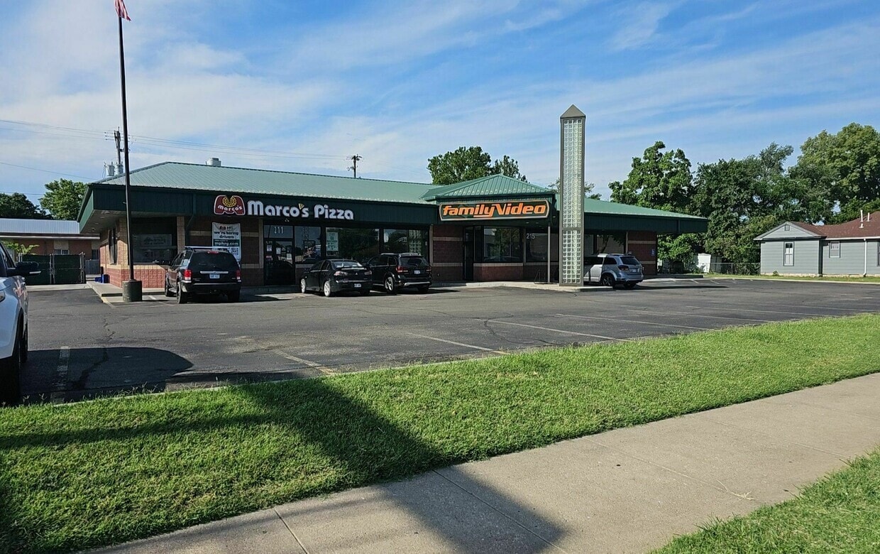 215 W 6th St, Junction City, KS à louer Photo de l’immeuble– Image 1 sur 1