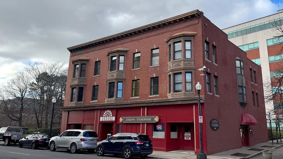 360 Fairfield Ave, Bridgeport, CT à louer - Photo de l’immeuble – Image 2 sur 12