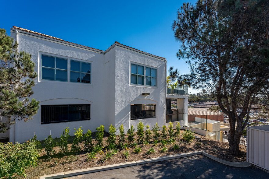 362-374 Encinitas Blvd, Encinitas, CA à louer - Photo de l’immeuble – Image 3 sur 9