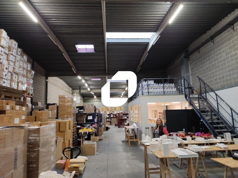 Local d'activités dans Torcy à vendre - Photo intérieure – Image 2 sur 9