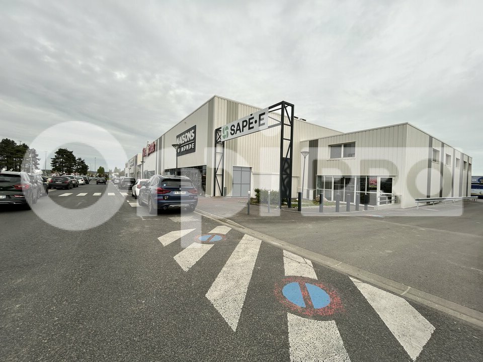 Local commercial dans Compiègne à louer Photo de l’immeuble– Image 1 sur 5
