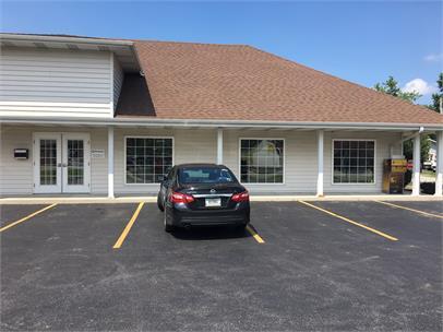 957 E Commercial Ave, Lowell, IN à louer Photo principale– Image 1 sur 3